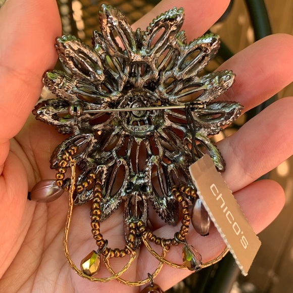 CHICO’S NWT Large Silver Tone Flower Starburst Brooch Pearls Rhinestones - Picture 5 of 5